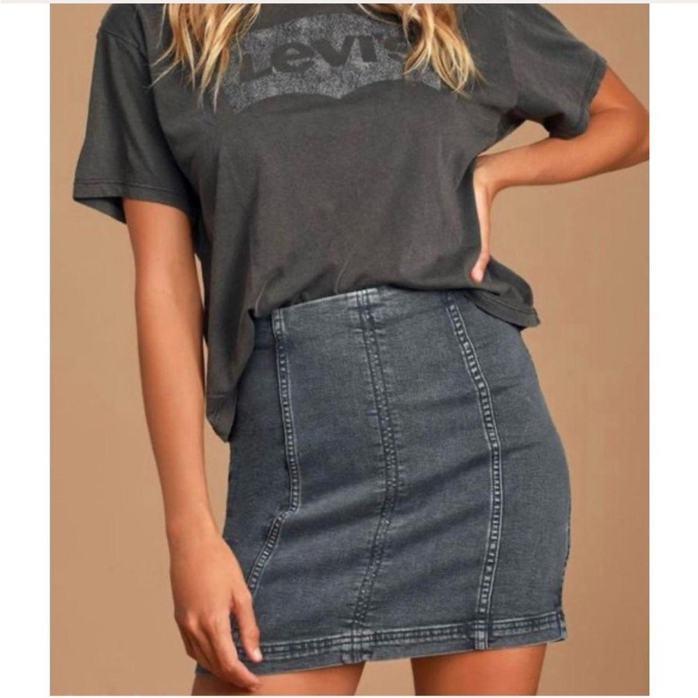 Free People Stretch Denim mini Skirt Medium Wash Size 6 Festival Boho Girly